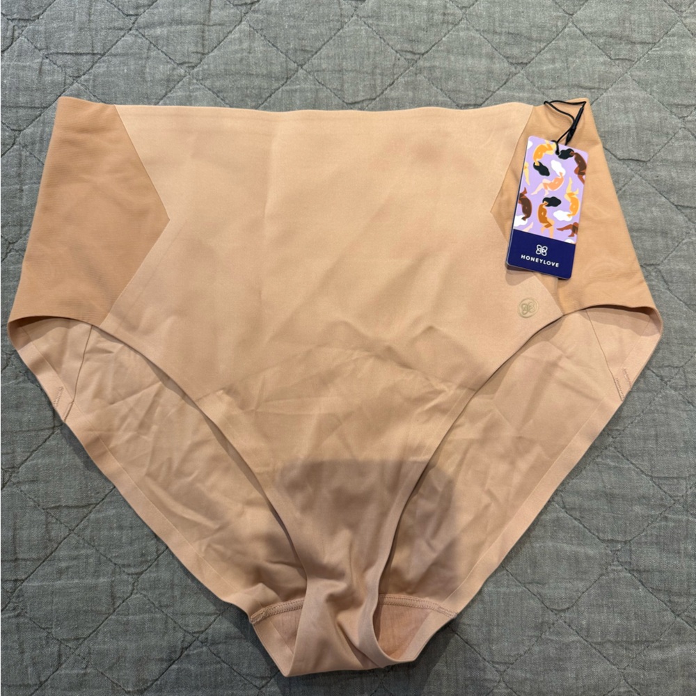 Honeylove Crossover Brief in color Sand